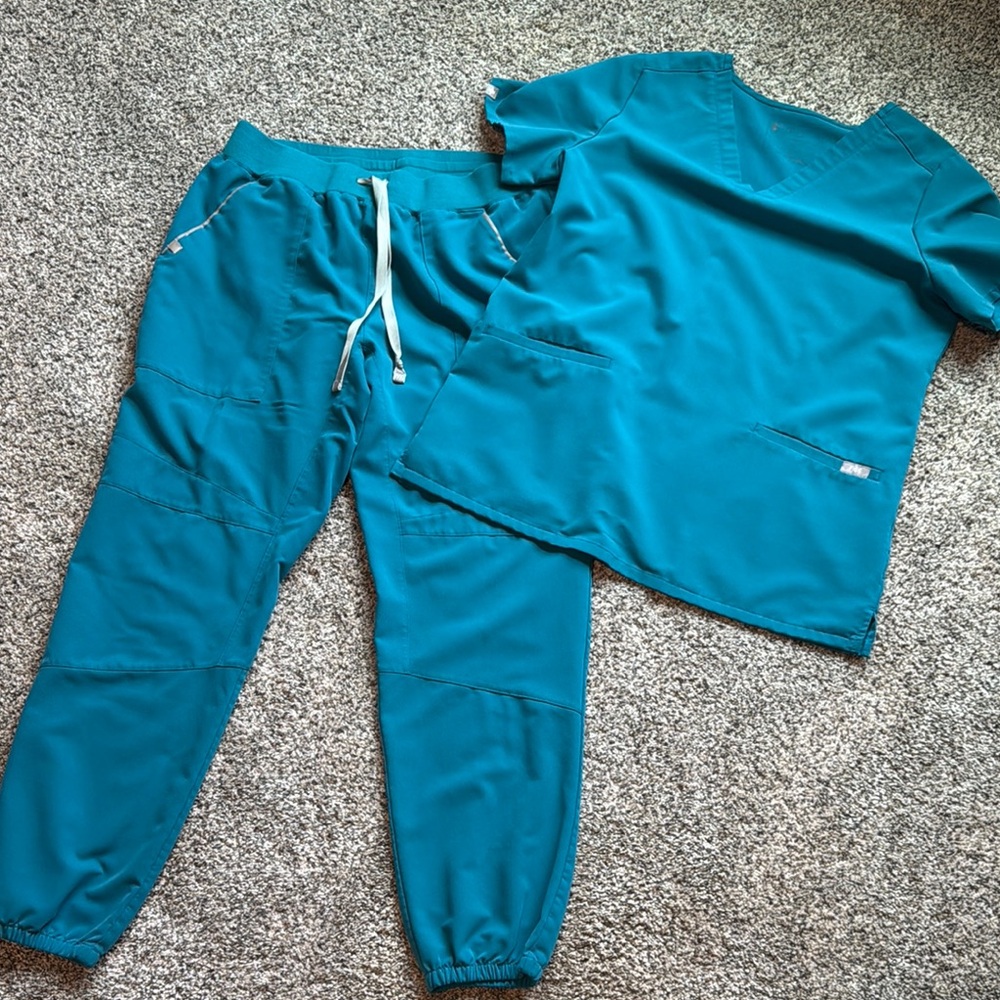 FIGS Teal Scrub Set large pants medium top